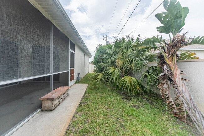 Building Photo - Beautiful Home in Satellite Beach including Lawncare and Community Pool