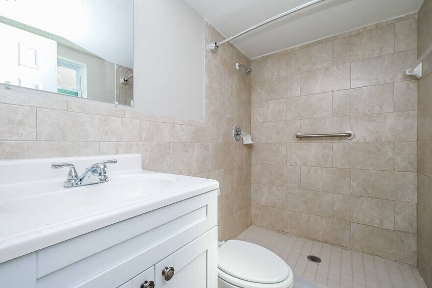 Building Photo - 8630 Indies Dr