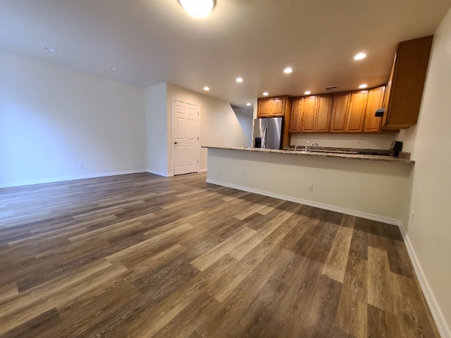 Building Photo - 310 SE L St