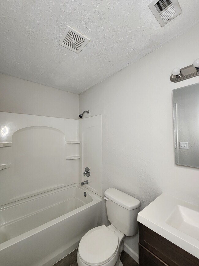 Building Photo - 4020 Southern Cross