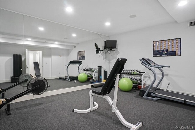 Building Photo - 8 Brady Rd