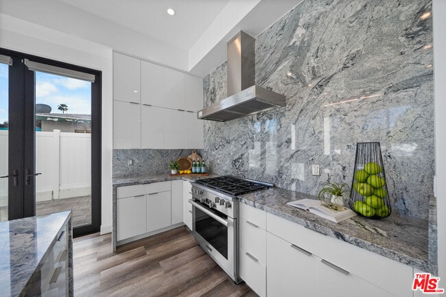 Building Photo - 5812 Willis Ave