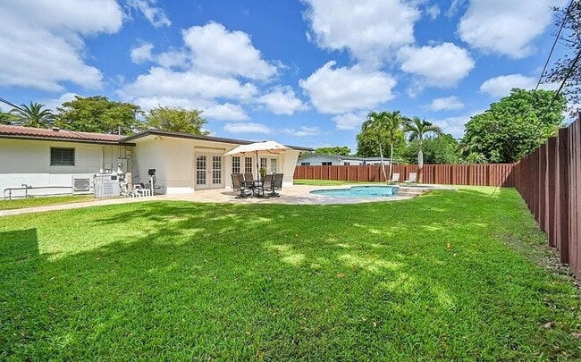 Building Photo - 612 Orchid Dr