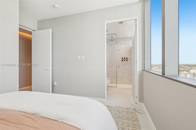 Building Photo - 2000 S Ocean Dr