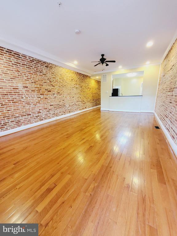 Building Photo - 1624 Gwynns Falls Pkwy