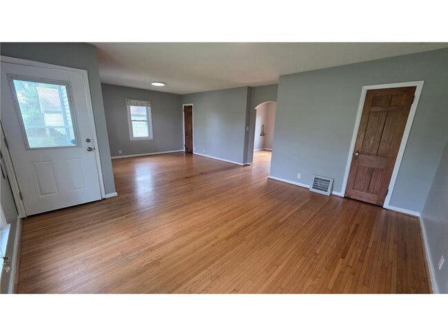 Building Photo - 3858 Wooddale Ave S