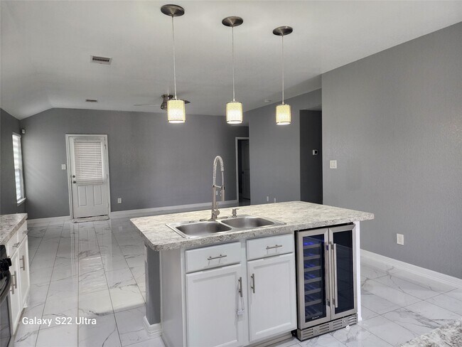 Building Photo - 21007 Whitehaven Bluff Trail