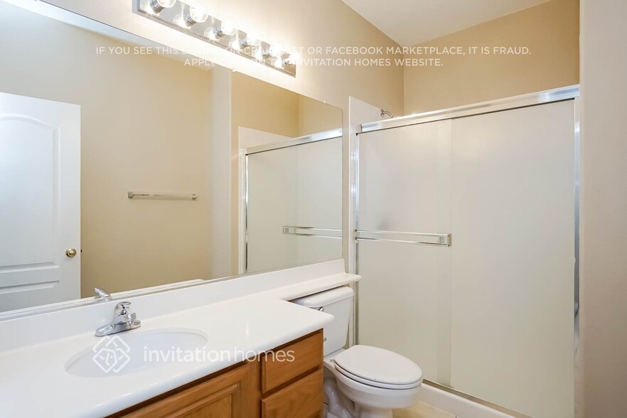 Building Photo - 915 Golden Poppy St