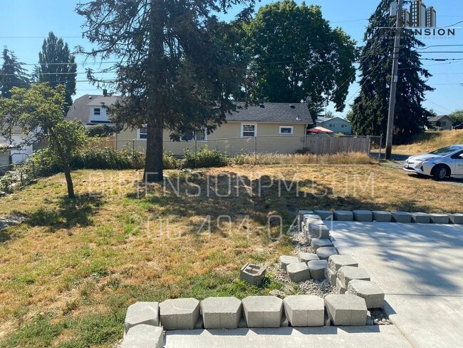 Building Photo - 426 S 60th St