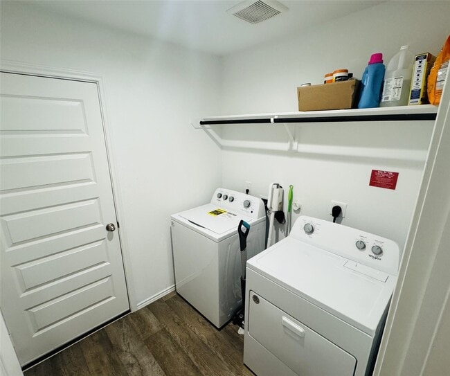 Building Photo - 31726 Sutton Mdws Ln