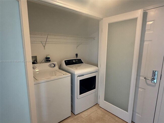 Building Photo - 19501 W Country Club Dr