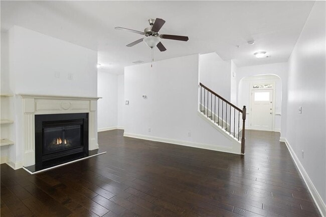 Building Photo - 2249 Knoxhill View