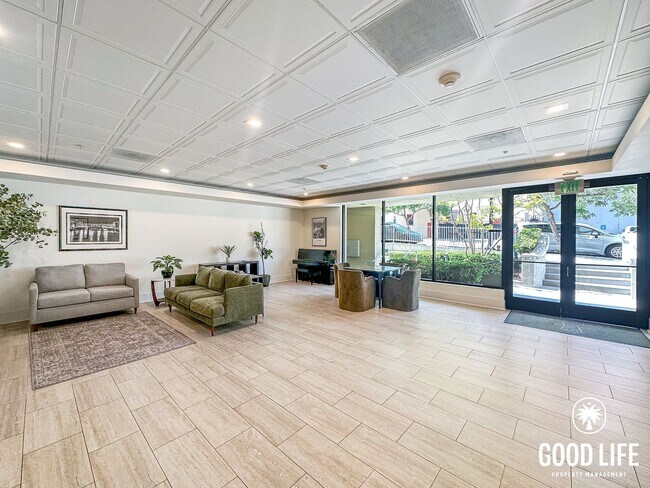 Building Photo - SD: Luminous 3BD/2BA Corner Unit in Little Italy with City Views, W/D & Private Balcony