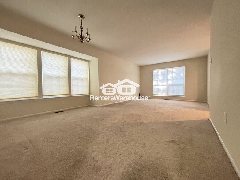 Building Photo - 7429 Setting Sun Way