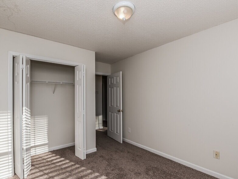 Building Photo - 2337 Brianna Dr