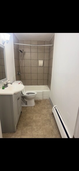 Building Photo - 76 Porter St