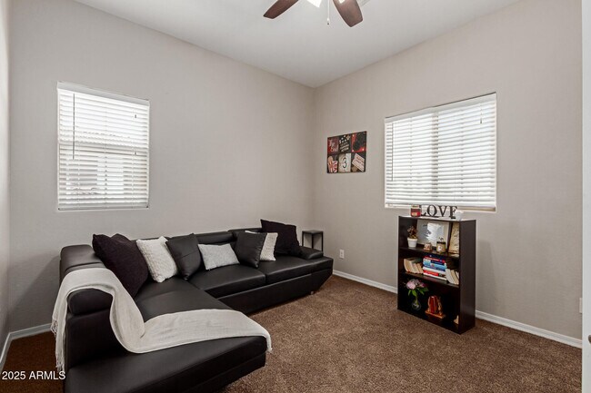 Building Photo - 1367 S Country Club Dr