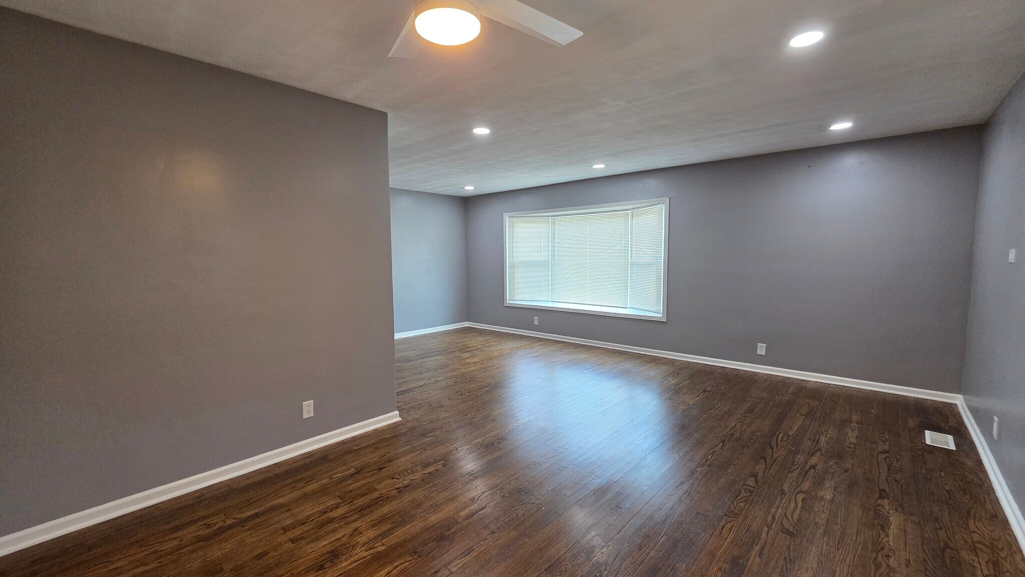 Building Photo - 1380 Catalpa Dr