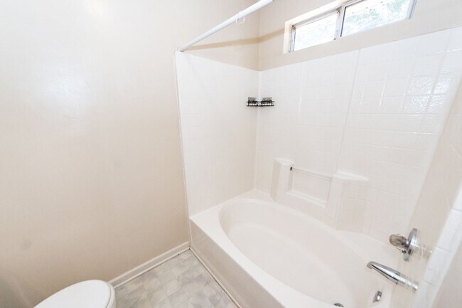 Building Photo - 8408 Battle Forest Dr