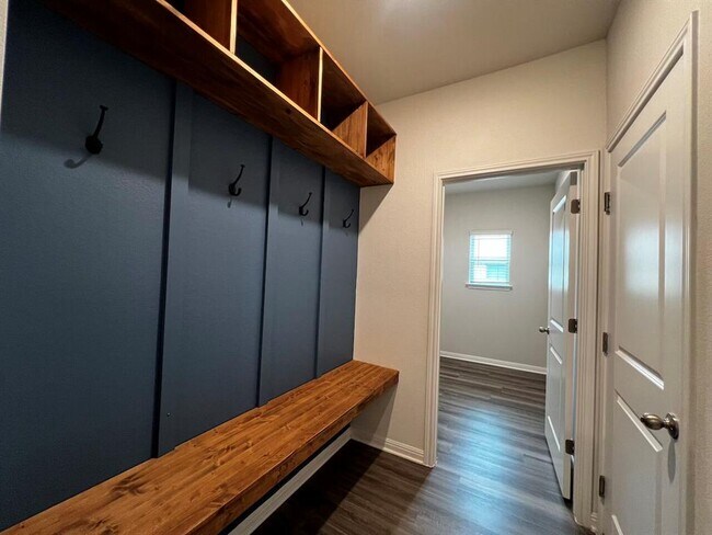 Building Photo - 1509 Deering Run