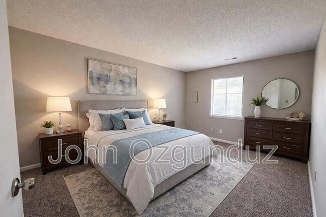 Building Photo - 2814 Rochelle St