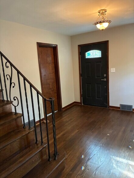 Building Photo - 4015 Gibsonia Rd