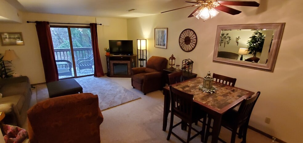 Building Photo - 1804 Green Valley Dr