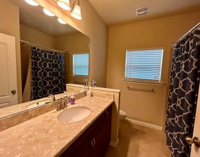 Building Photo - Beautiful 2 story home in Ellis Park