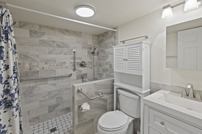 Building Photo - Spacious 6-Bedroom / 3.5-Bath Home — Great Location + Solar Savings!