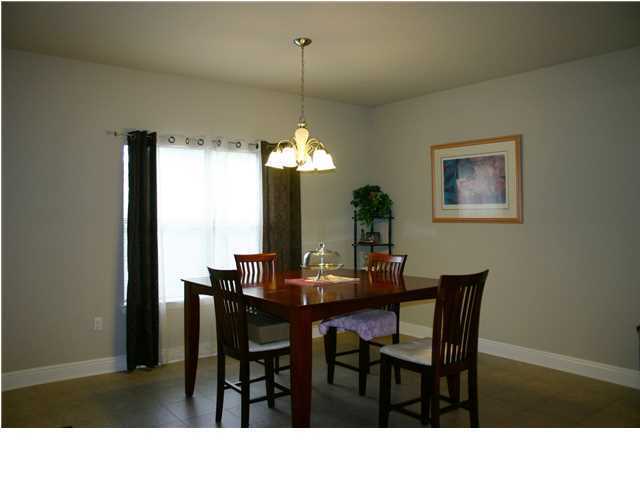 Building Photo - 658 Red Fern Rd