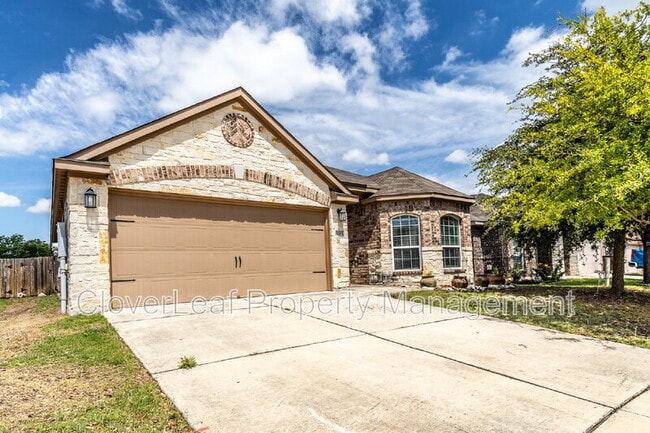 Building Photo - 8003 Oxbow Way