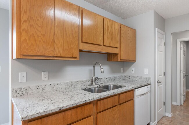 Building Photo - 8828 Arlington Ln