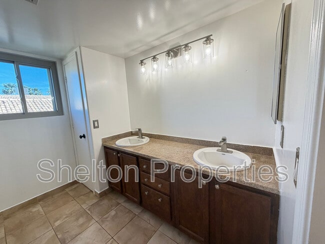 Building Photo - 18833 N 43rd Pl