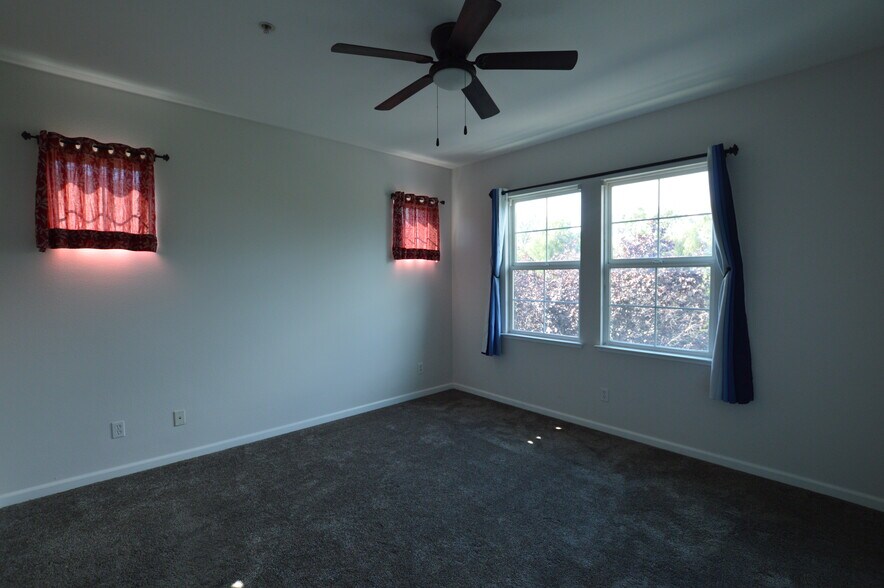 Building Photo - 2348 Winepol Loop