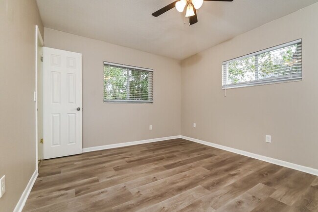 Building Photo - 3406 Westfield Dr