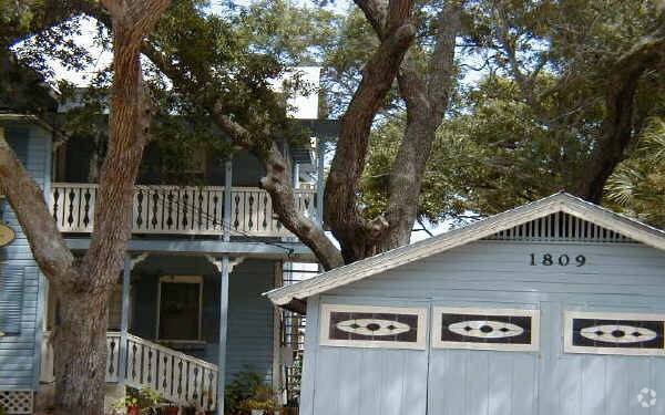 Primary Photo - 1809 Riverview Dr