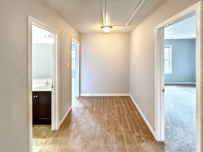 Building Photo - 600 Haven Mews Cir