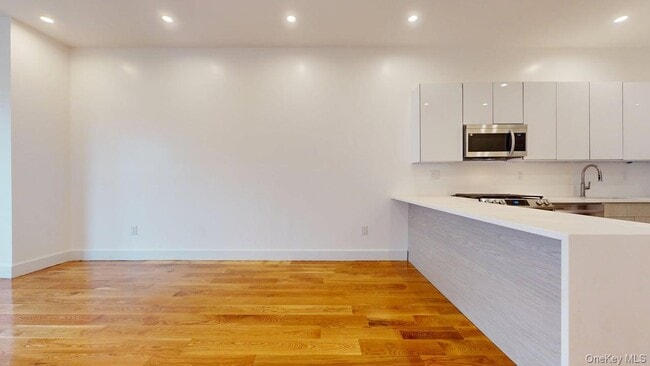 Building Photo - 1198 Greene Ave