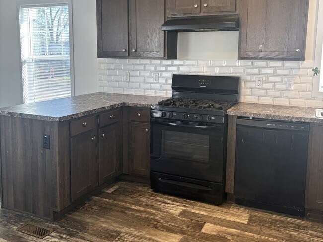 Building Photo - 464 Cimarron