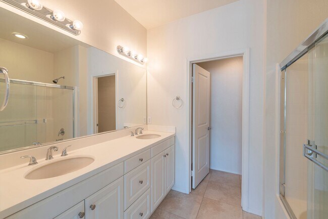 Building Photo - Ocean, #104