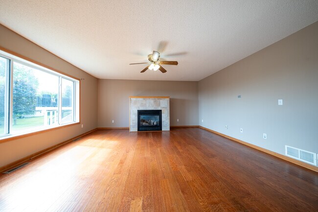 Building Photo - 10415 Ponds Way