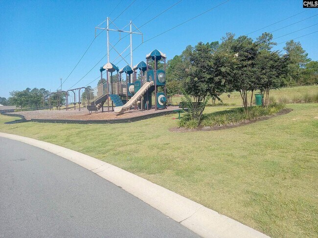 Building Photo - 425 Misty Knl Dr