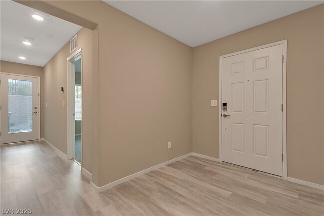 Building Photo - 41 Lomita Heights Dr