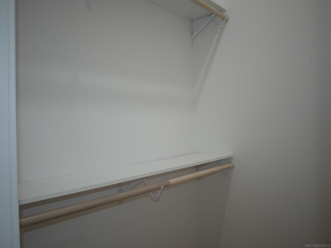 Building Photo - 1637 Kearsarge Rd