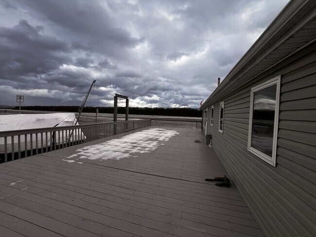 Building Photo - 20 Marina Dr