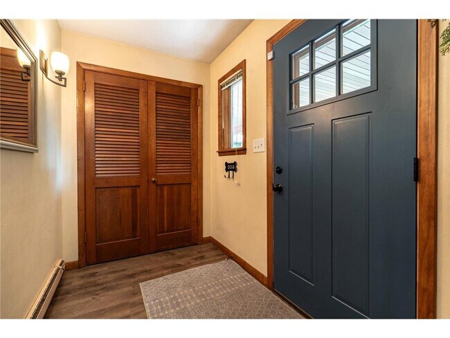 Building Photo - 1409 Hoot Lake Dr
