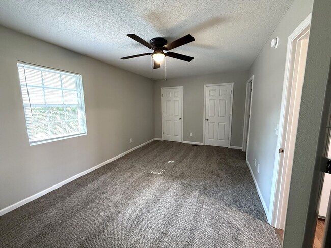 Building Photo - 1 Bedroom / 1.5 Bath with Garage in Gray, TN!