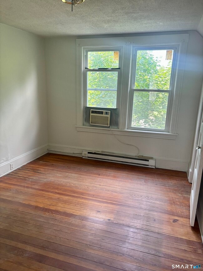 Building Photo - 185 Monmouth Ave