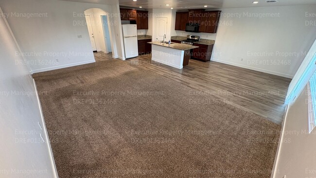 Building Photo - 5 bedroom, 2 bathroom, 3 car garage located near Taft Hwy/ Chevalier Rd