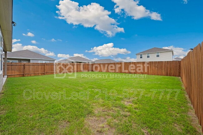 Building Photo - 368 Wren Ln